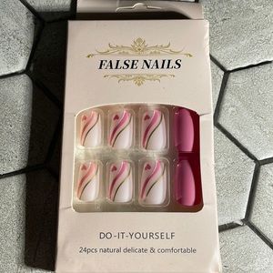 24 pc Press on Nails